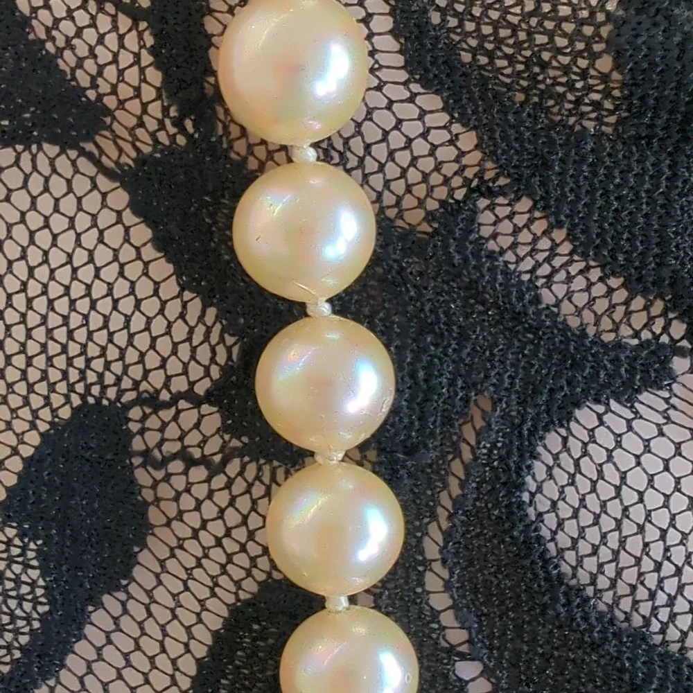 Vintage Trifari Pearl Necklace - Single Strand Knotted - Original Box - Picture 2 of 6
